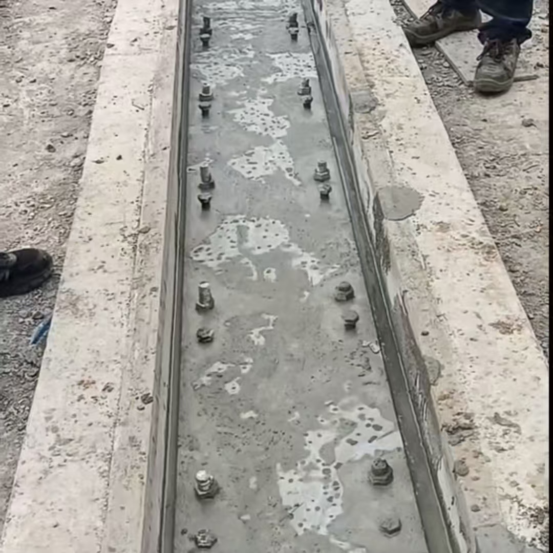 鄂尔多斯港口码头起重机龙门吊重型机械设备稳固用早强快凝轨道胶泥
